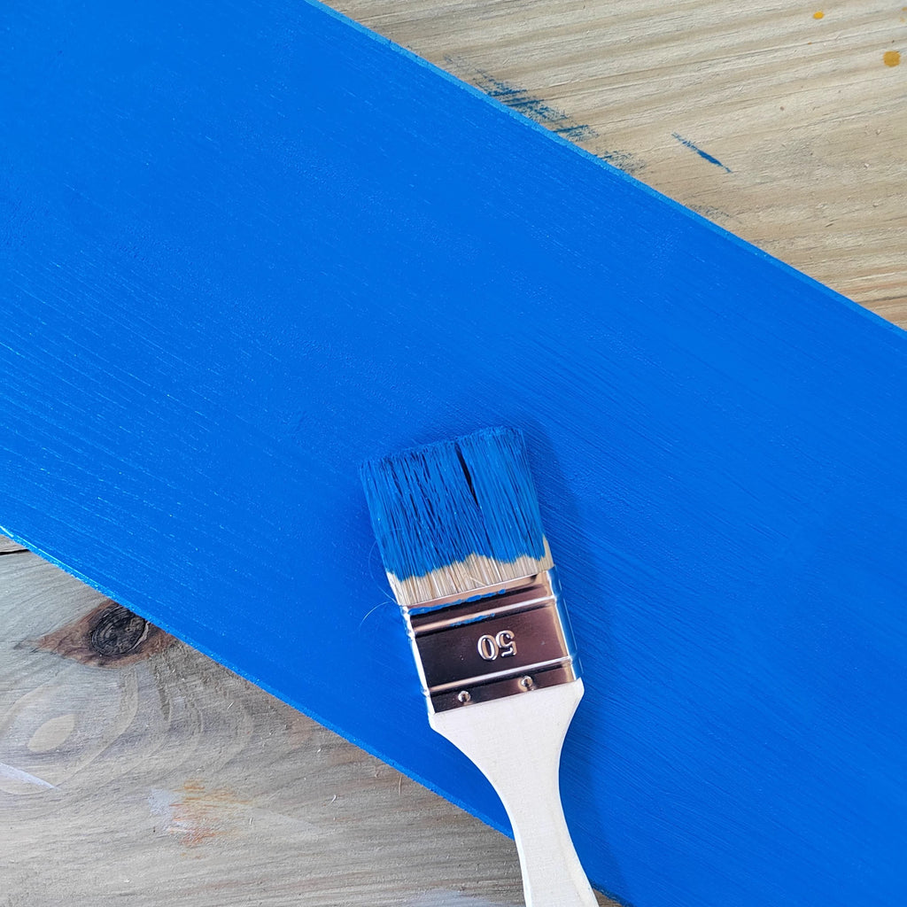 GRUNDMANN Acryllack & Möbelfarbe - Umweltfreundlicher 3in1 Lack inkl. Grundierung - 0.7 Kg RAL 9016 – Verkehrsweiss - Berico Farben